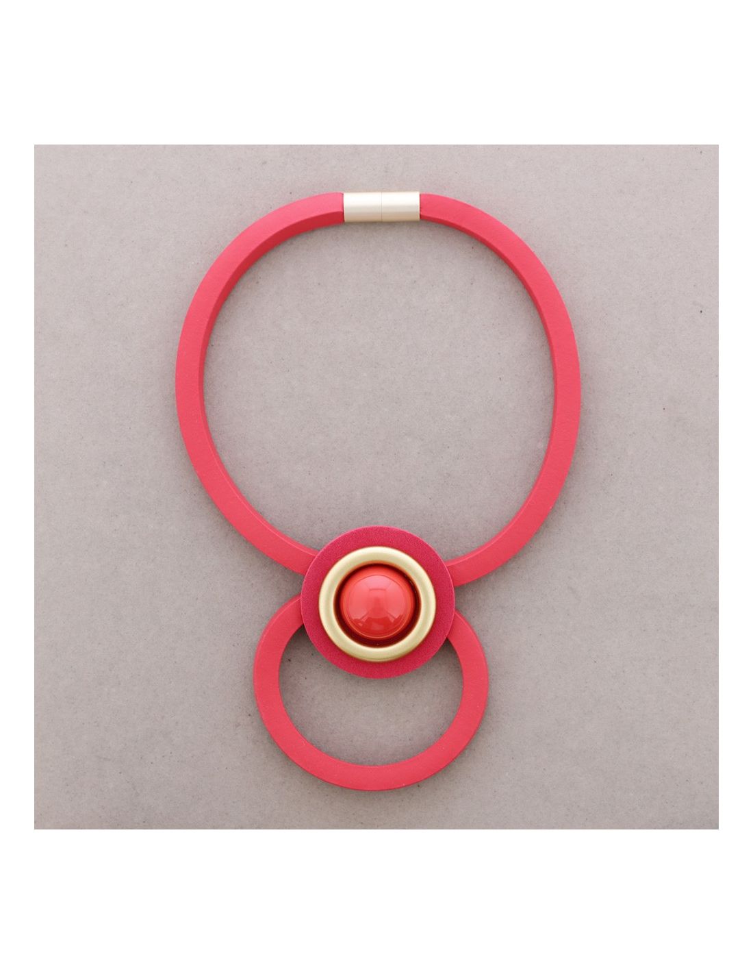 RED RUBBER PENDANT CHOKER