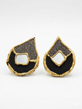 Load image into Gallery viewer, Resin Gold And Silver
