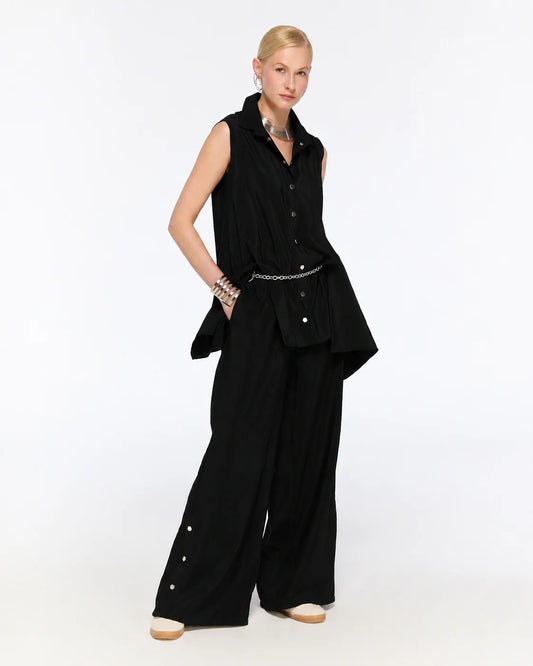 Black sleeveless buttoned top and trousers set