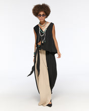 Load image into Gallery viewer, Asymmetrical draped black and beige pleated set
