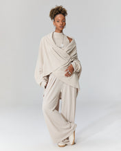 Load image into Gallery viewer, Blouse Beige
