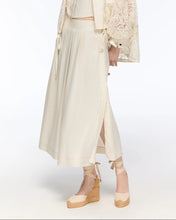 Load image into Gallery viewer, Sand high-waisted pleated maxi skirt
