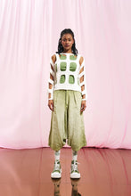 Load image into Gallery viewer, Olive Green Pleated Linen Trousers
