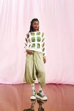 Load image into Gallery viewer, Olive Green Pleated Linen Trousers
