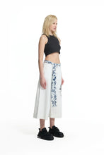 Load image into Gallery viewer, White Patch Print Belted Trousers

