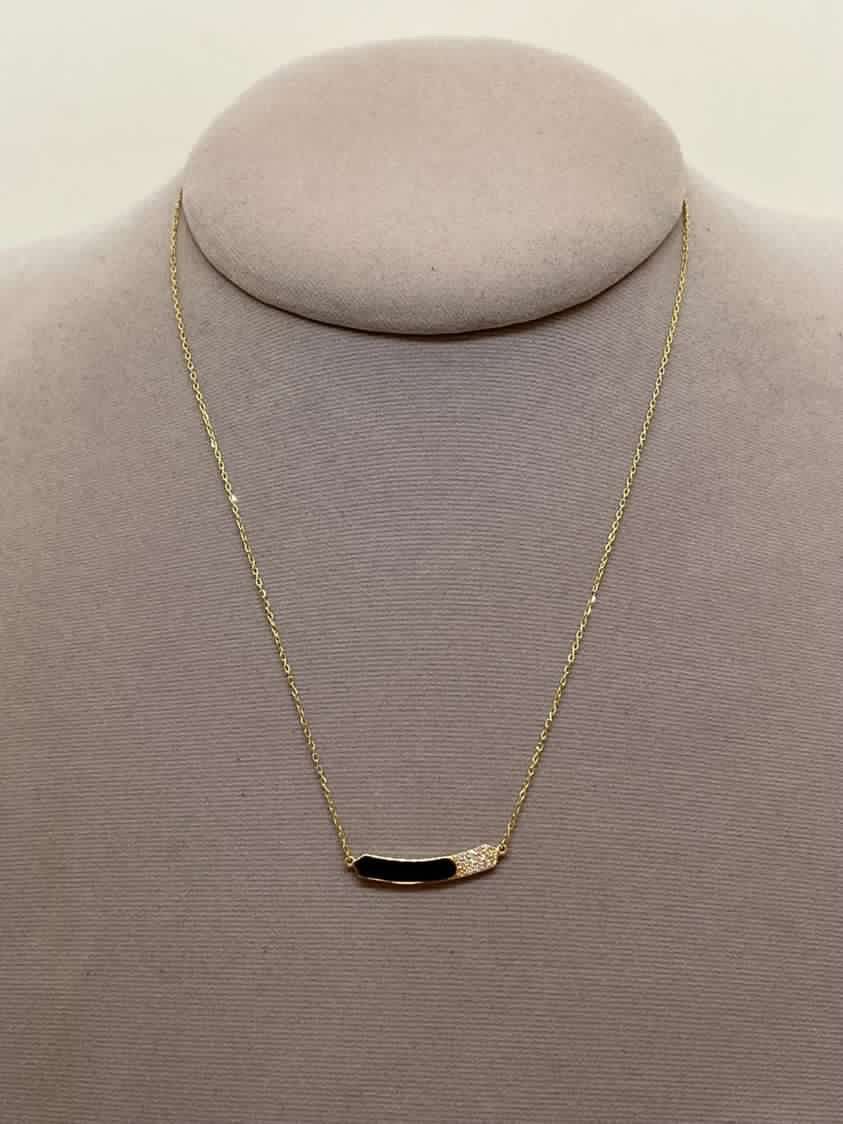 Black Pendant Gold Necklace with 15 Diamonds