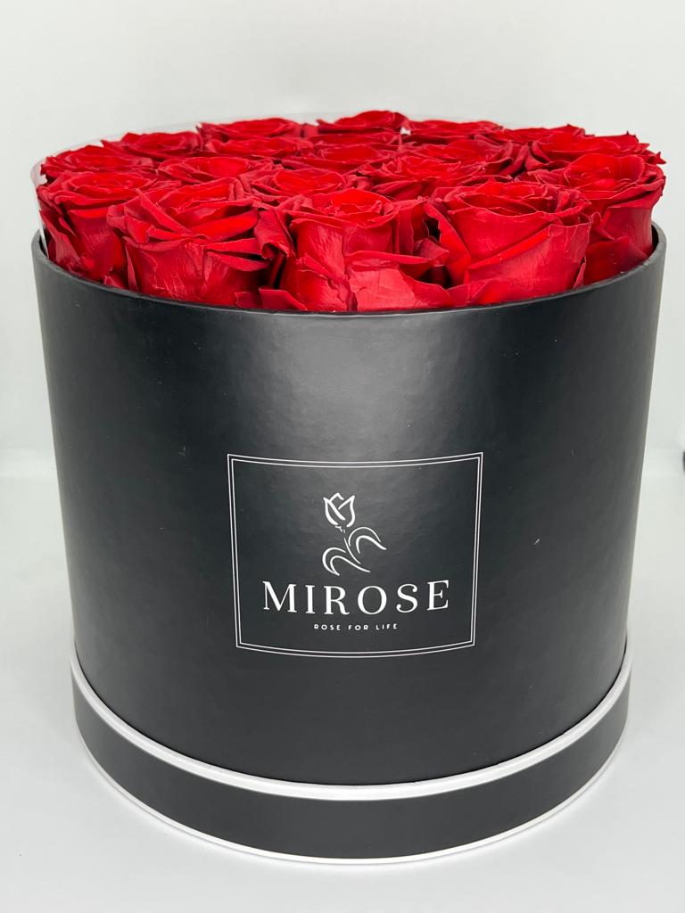 Round Box Medium 12 Roses