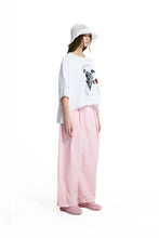 Load image into Gallery viewer, White Graphic Print Crop T-shirt
