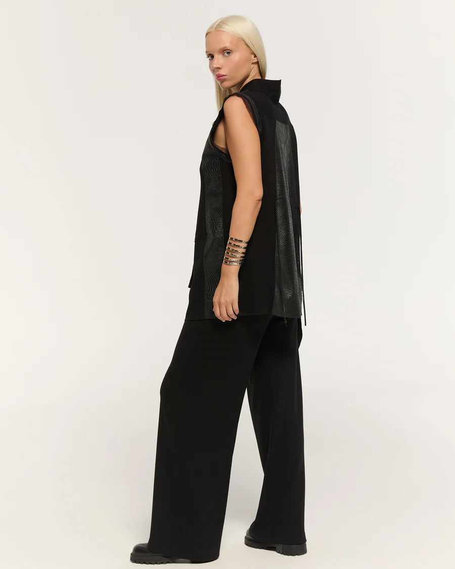 Black textured-panel vest