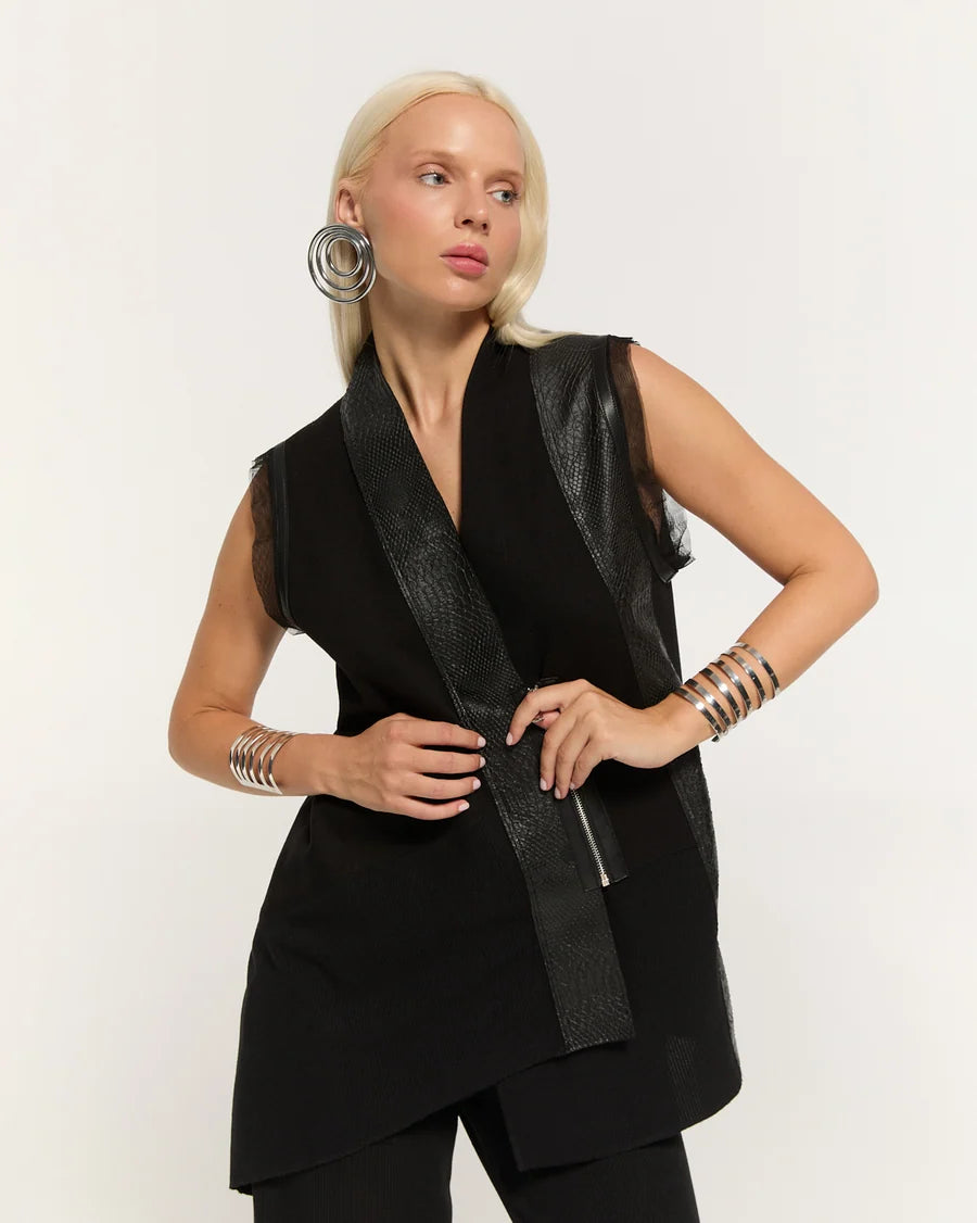 Black textured-panel vest