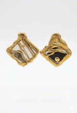 Load image into Gallery viewer, Resin Gold And Silver
