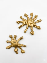 Load image into Gallery viewer, Gold Resin Earrings
