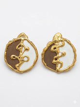 Load image into Gallery viewer, Resin Gold And Silver
