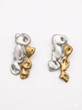 Load image into Gallery viewer, Resin Gold And Silver
