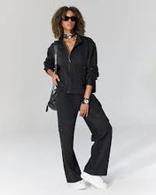 Load image into Gallery viewer, Jacket Black
